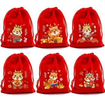 24 desenho novo padrão dragão Fu saco de doces lanches requintado presentes de veludo vermelho saco de armazenamento pequeno saco de pano